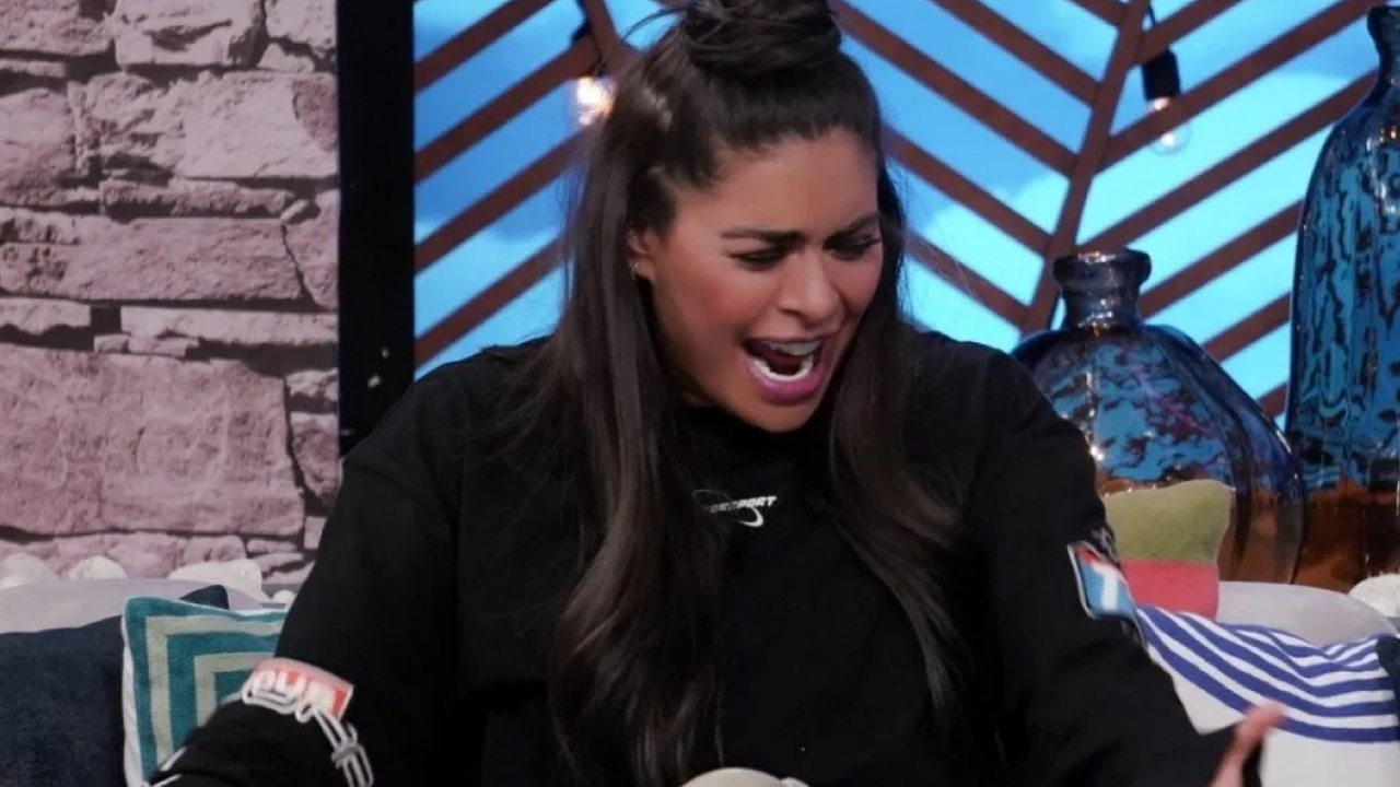 Galilea Montijo en el set de Hoy y Florinda Meza con Chespirito, simbolizando la polémica por sus declaraciones.