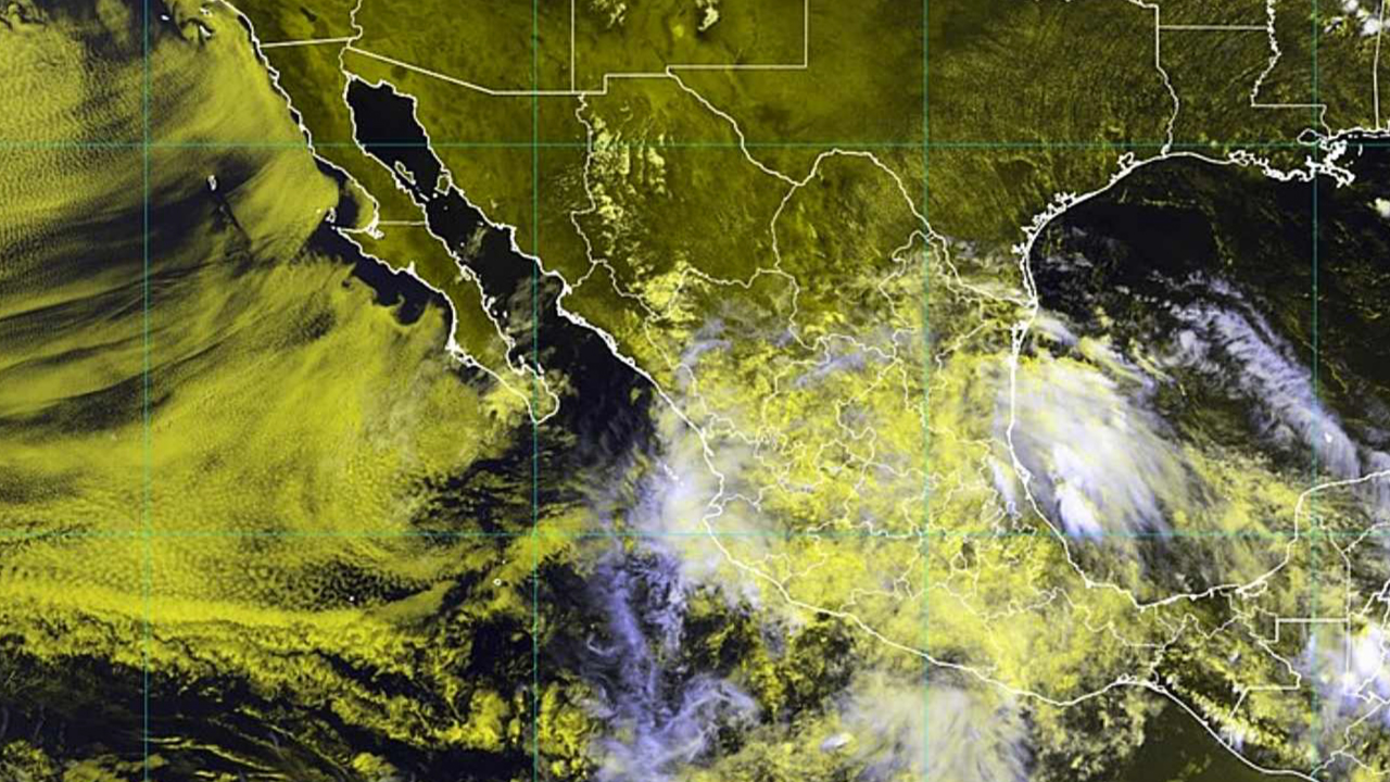 Imagen satelital del huracán Flossie sobre el océano Pacífico.